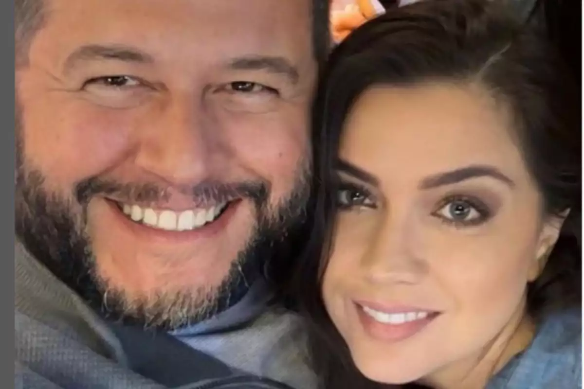 carolyn admas casa gris.jpg