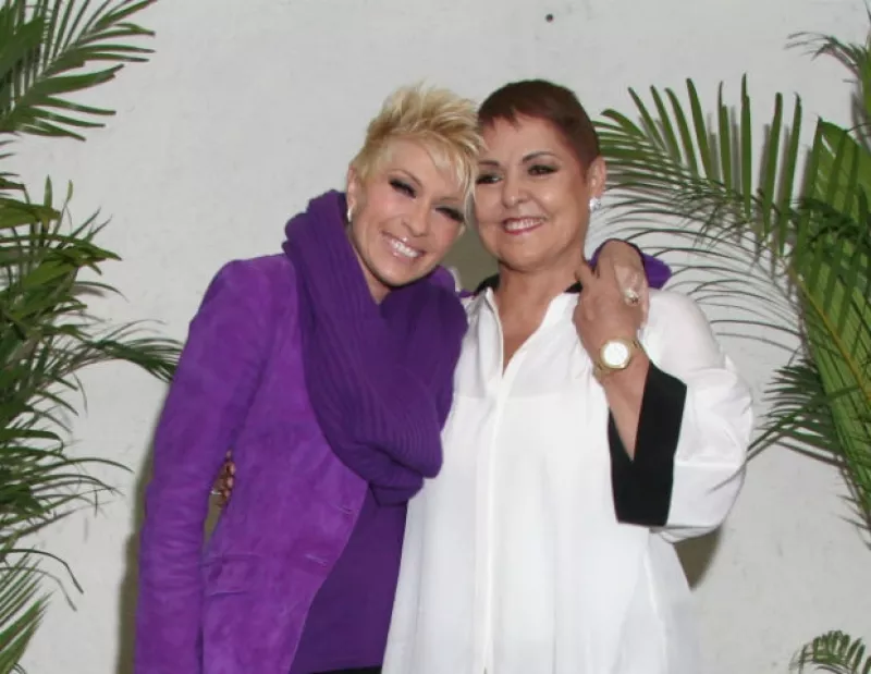 Las intérpretes volvieron a causar revuelo durante su presentación del jueves en la Ciudad de México con los clásicos de su exitosa trayectoria musical.