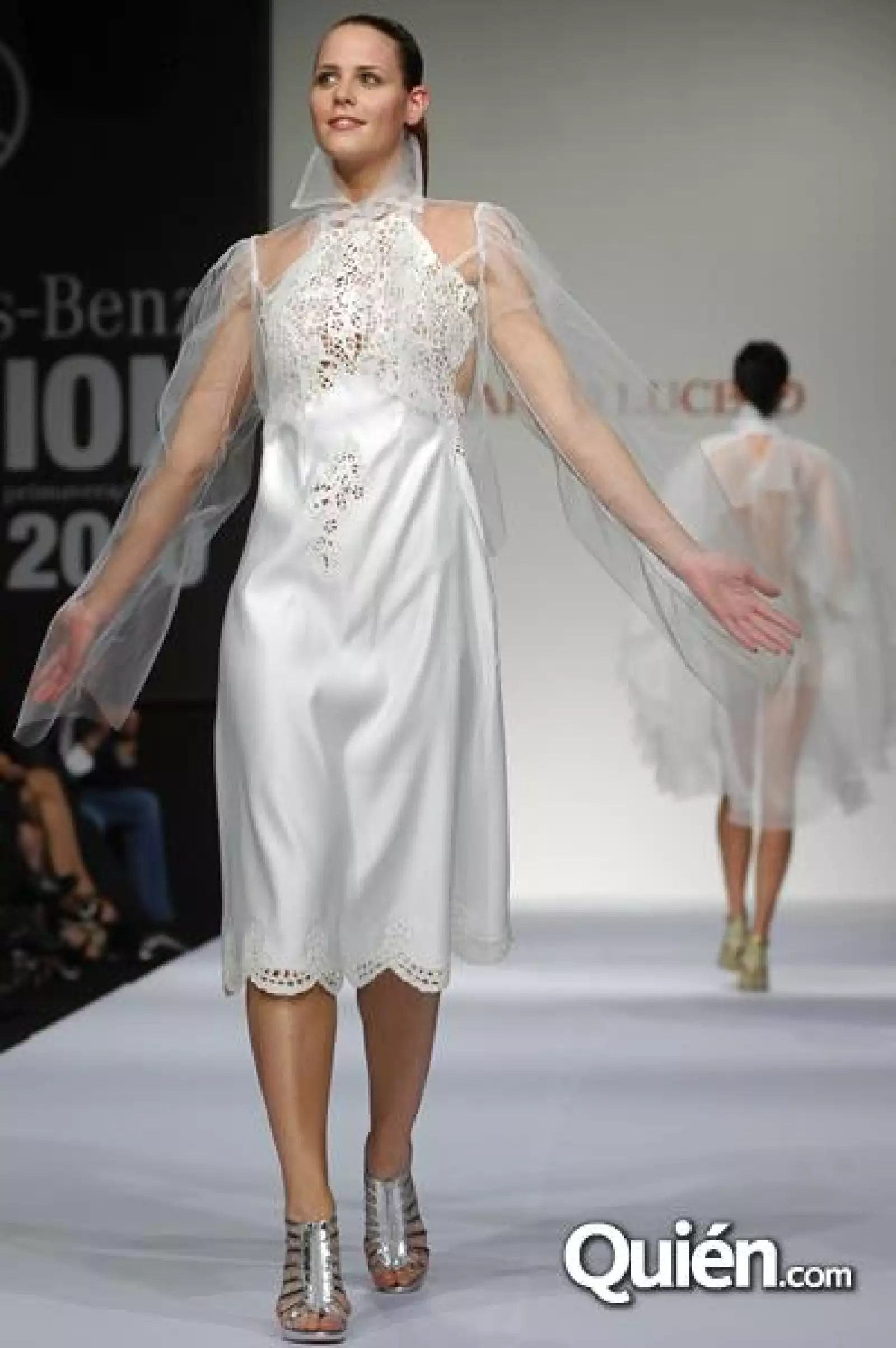 MBF Pasarela Eduardo Lucero