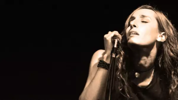 La cantautora le canta a la vida, a sus fans y al bebé que viene en camino. La cita es este viernes y ella nos cuenta las sorpresas que tendrá en esta velada especial.