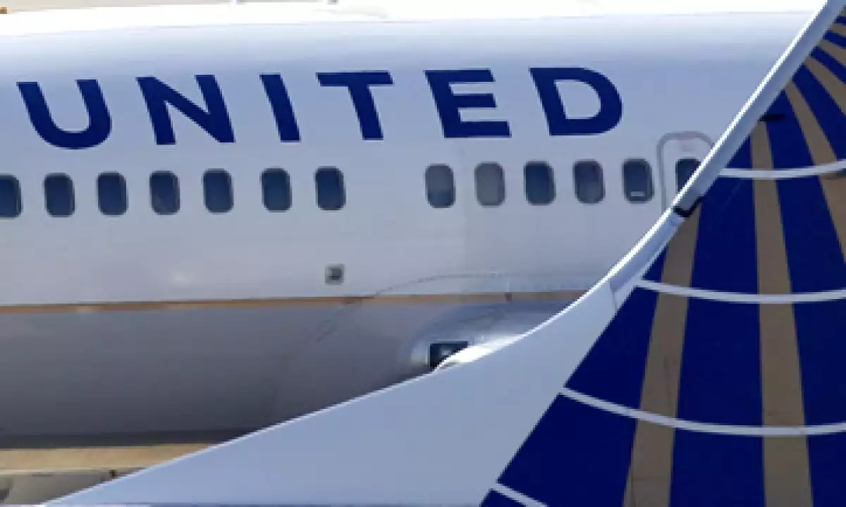 Continental Airlines operó el vuelo en un Boeing 737-800 de Houston a Chicago. (Foto: AP)