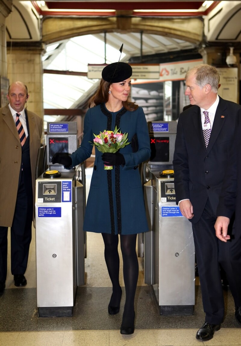 Kate Middleton no estaba contemplada para la visita pero la Reina la convenció.