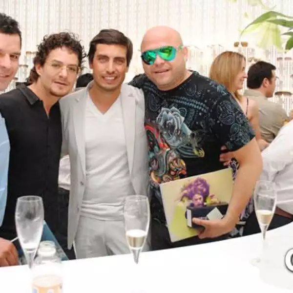 PRESENTACIÓN DE MYKITA