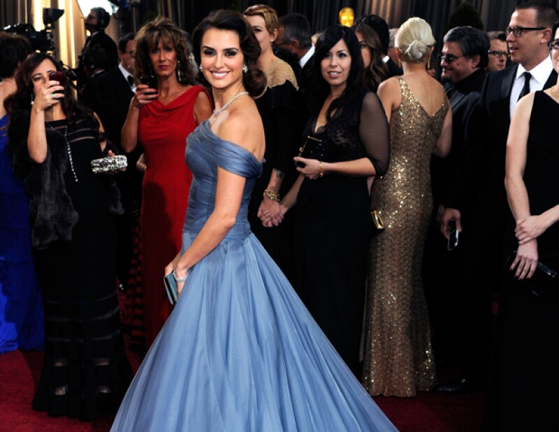 Estas estrellas de Hollywood se han lucido en vestidos de la casa de moda en alfombras rojas por todo el mundo. Y les queda a la perfección.