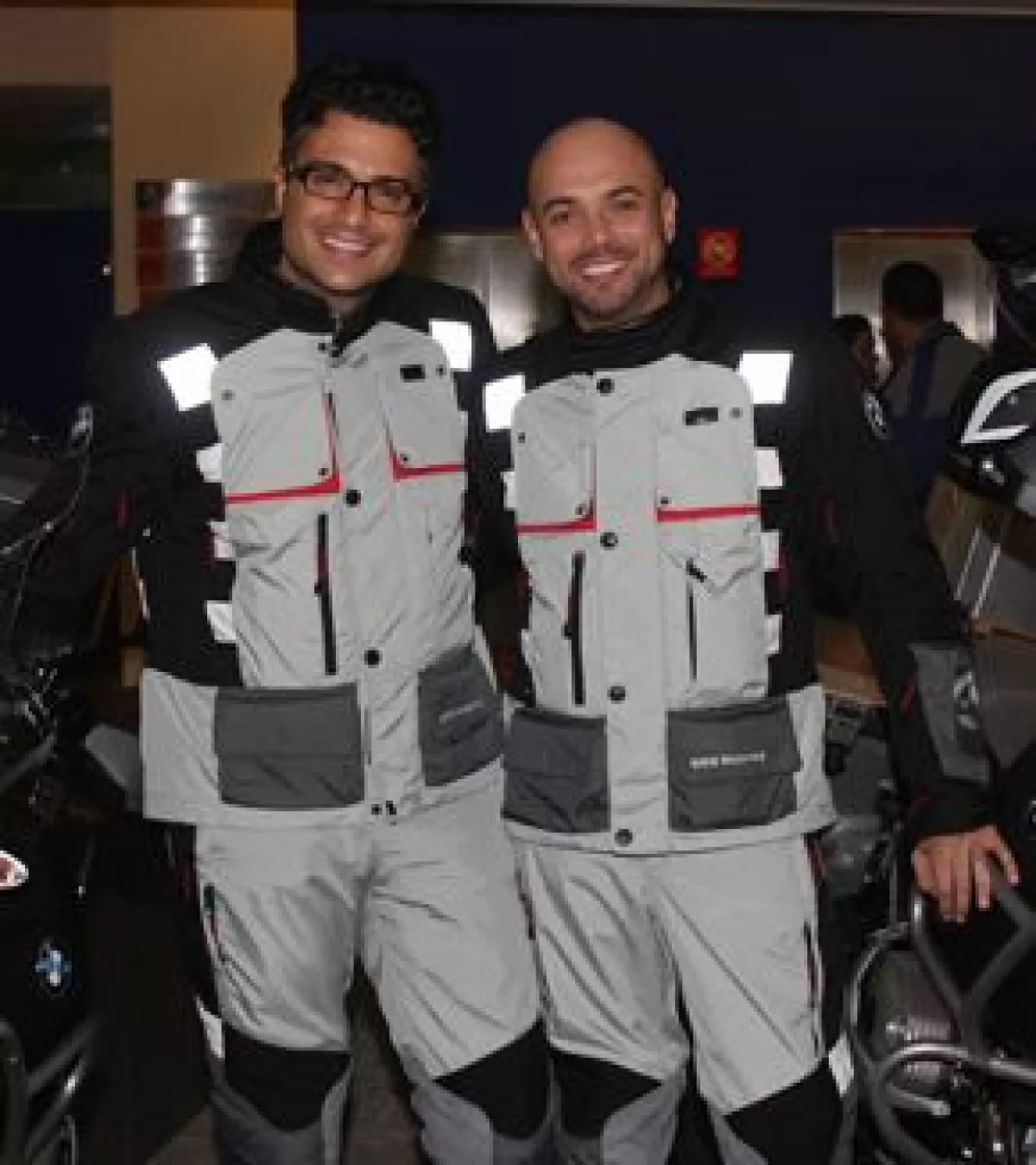El actor y el conductor concluyeron su aventura en moto un día antes para proteger al equipo que los acompaña y evitar así el contagio de gripe porcina.