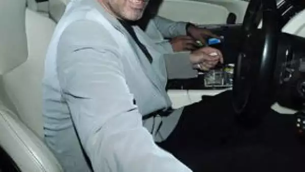 El cantante fue detenido luego de que el automóvil en que viajaba chocó contra un camión en Gran Bretaña.