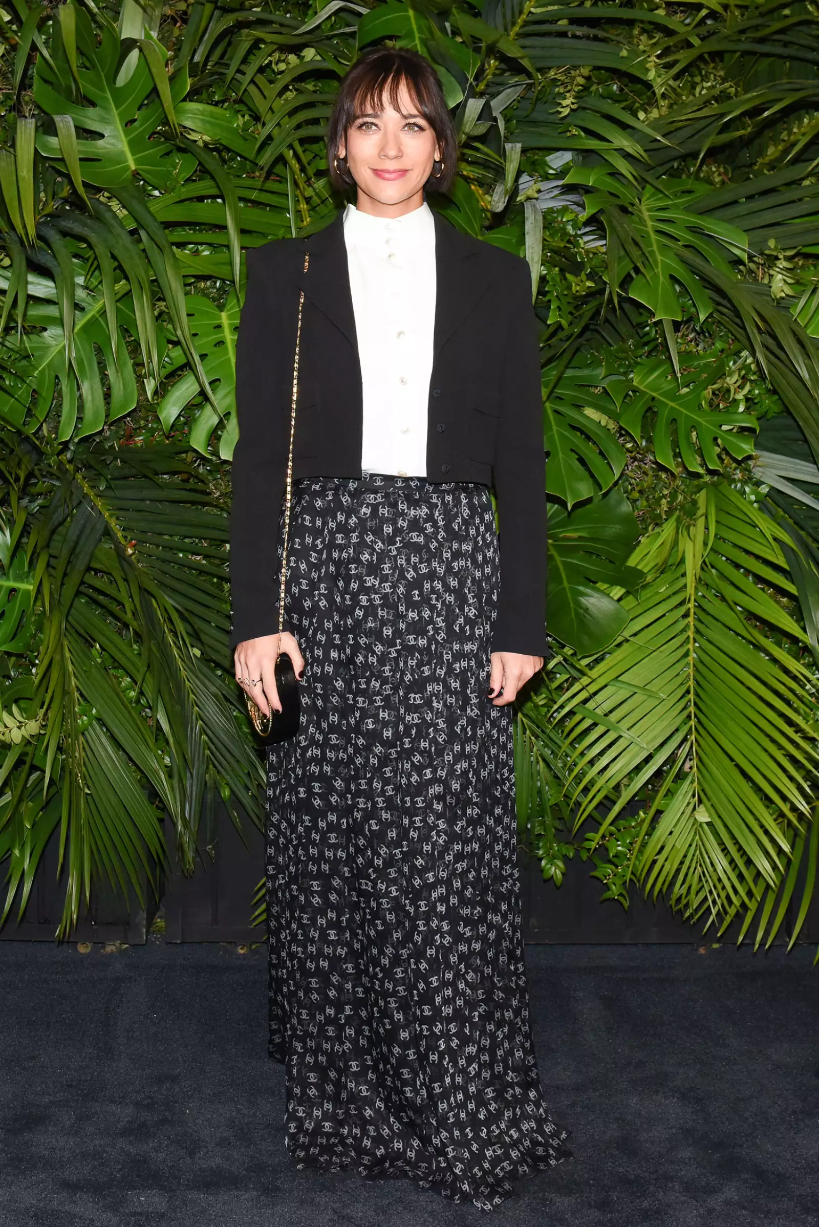 37_Rashida_JONES_CHANEL_Charles_FINCH_PreOscarsDinner_2020_3_LD.jpg
