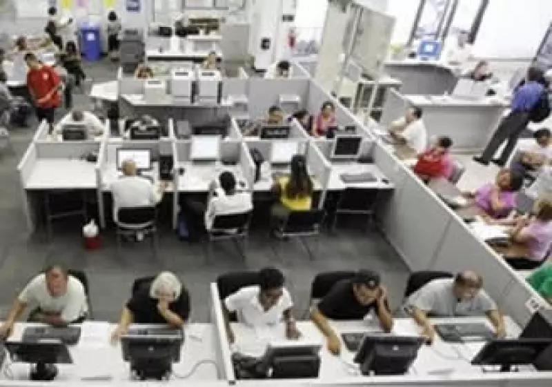 Al adquirir un seguro vía telefónica en la mayoría de los casos la persona desconoce el costo total del seguro, dice la Condusef. (Foto: AP)