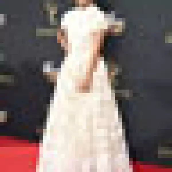 Sarah Hyland presumió su joyería Lorraine Schwartz.