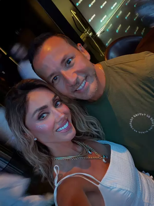 Anahí y Howie Dorough