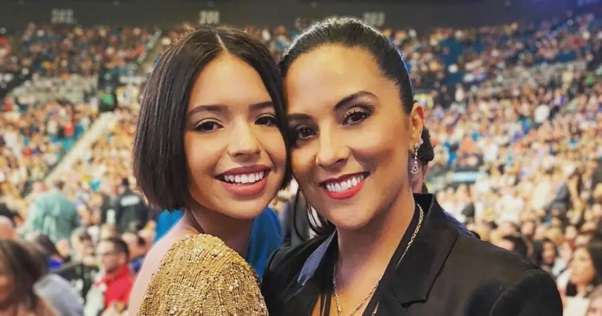 Ángela Aguilar y Aneliz Álvarez