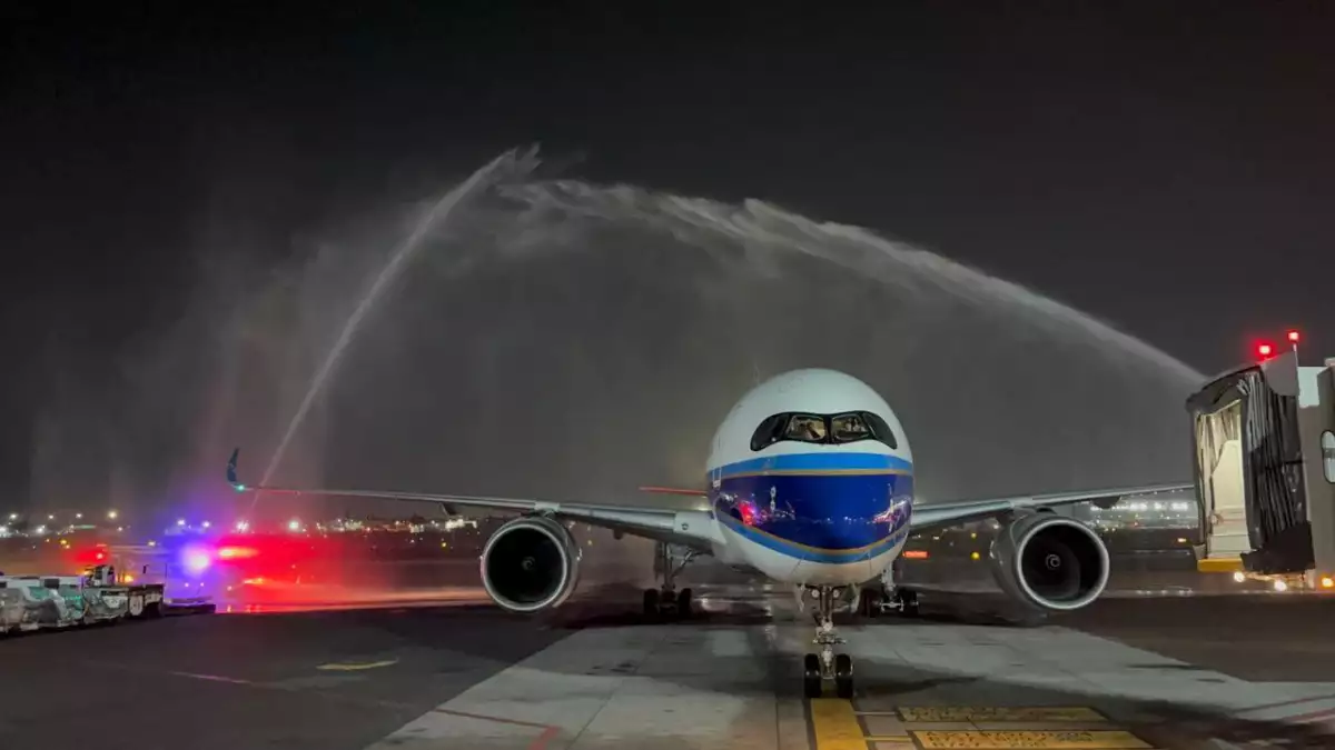 Aterriza el primer vuelo de China en AICM desde 2020