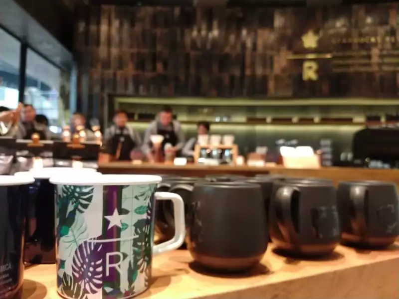 Starbucks abre tienda premium en Monterrey