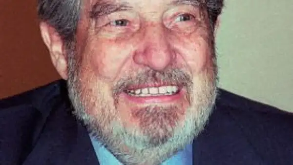 El escritor sinaloense Froylán Enciso dio a conocer su obra debut `Andar fronteras. El servicio diplomático de Octavio Paz en Francia´.