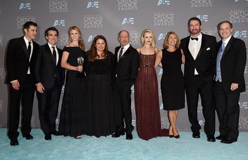 Josh Singer, Brian d´Arcy James, Blye Pagon Faust, Nicole Rocklin, Steve Golin, Rachel McAdams, Sacha Pfeiffer y Tom Ortenberg celebrando el triunfo de Spotlight.