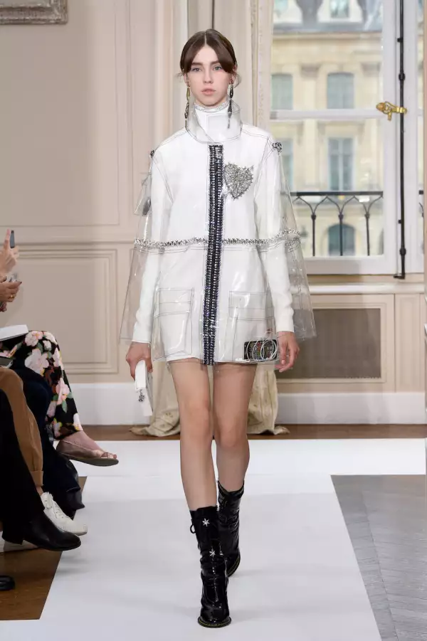 Schiaparelli : Runway - Paris Fashion Week - Haute Couture Fall/Winter 2017-2018