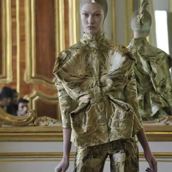 Colección Otoño-Invierno 2010-2011 de Alexander McQueen.