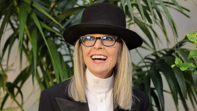 diane-keaton-llamada-911.jpg
