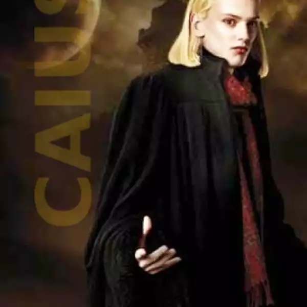 Aro (Michael Sheen), es uno de los líderes de los Volturi, tiene la piel tan pálida que casi parece transparente, su don es poder leer la mente con tan sólo un roce, puede ver pasado y presente.