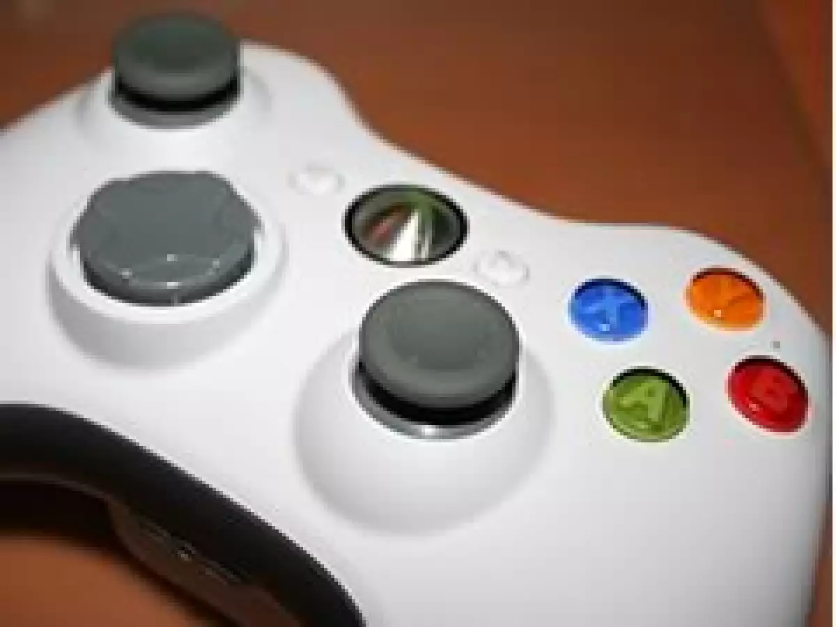 Microsoft busca expander el alcance de entretenimiento de su consola de videojuegos Xbox. (Foto: Archivo)