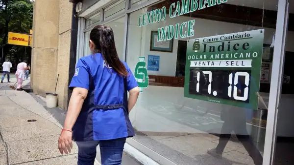 superpeso dejara ahorros por deuda 