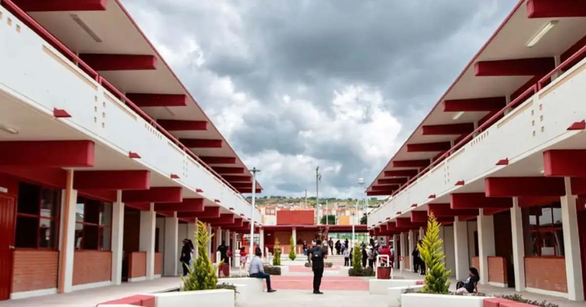 megapuente_mayo_escuelas_.jpg