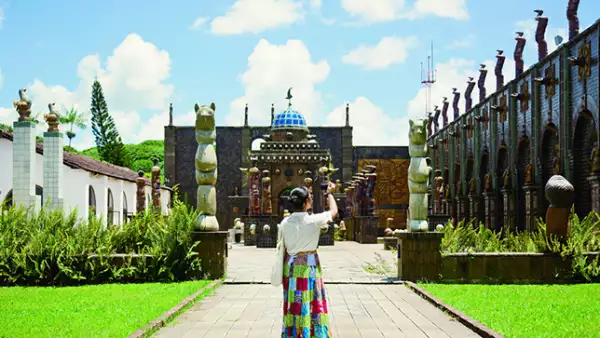 El museo dedicado al ceramista más importante de Brasil es un destino obligado. En los 10 mil metros cuadrados que abarca se observan sus esculturas, que también están en el patio interior llamado Salón de las Esculturas, y sus más de 300 pinturas.