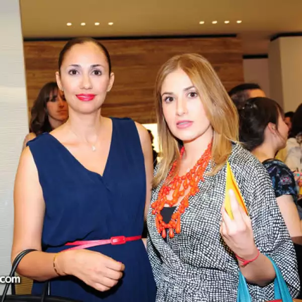 Martha López,Elleny Bechelani
