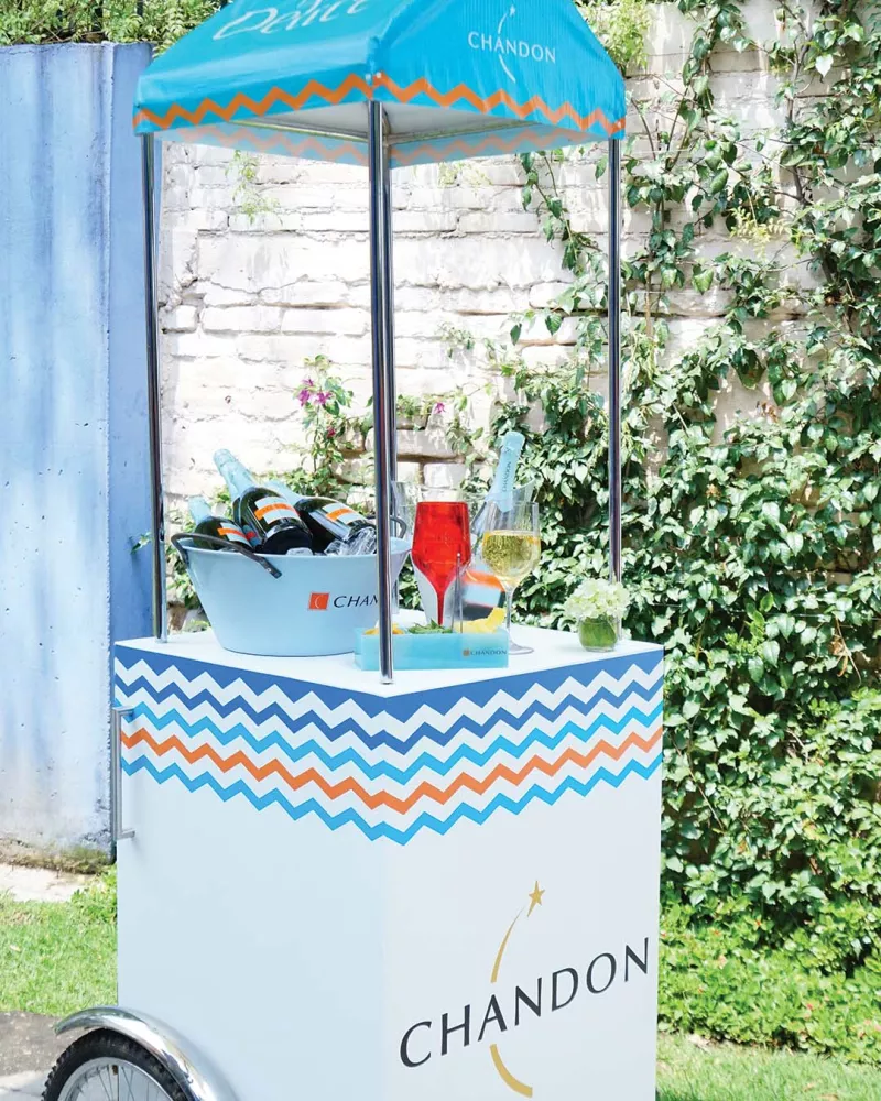 Carrito Chandon La Europea en jardín