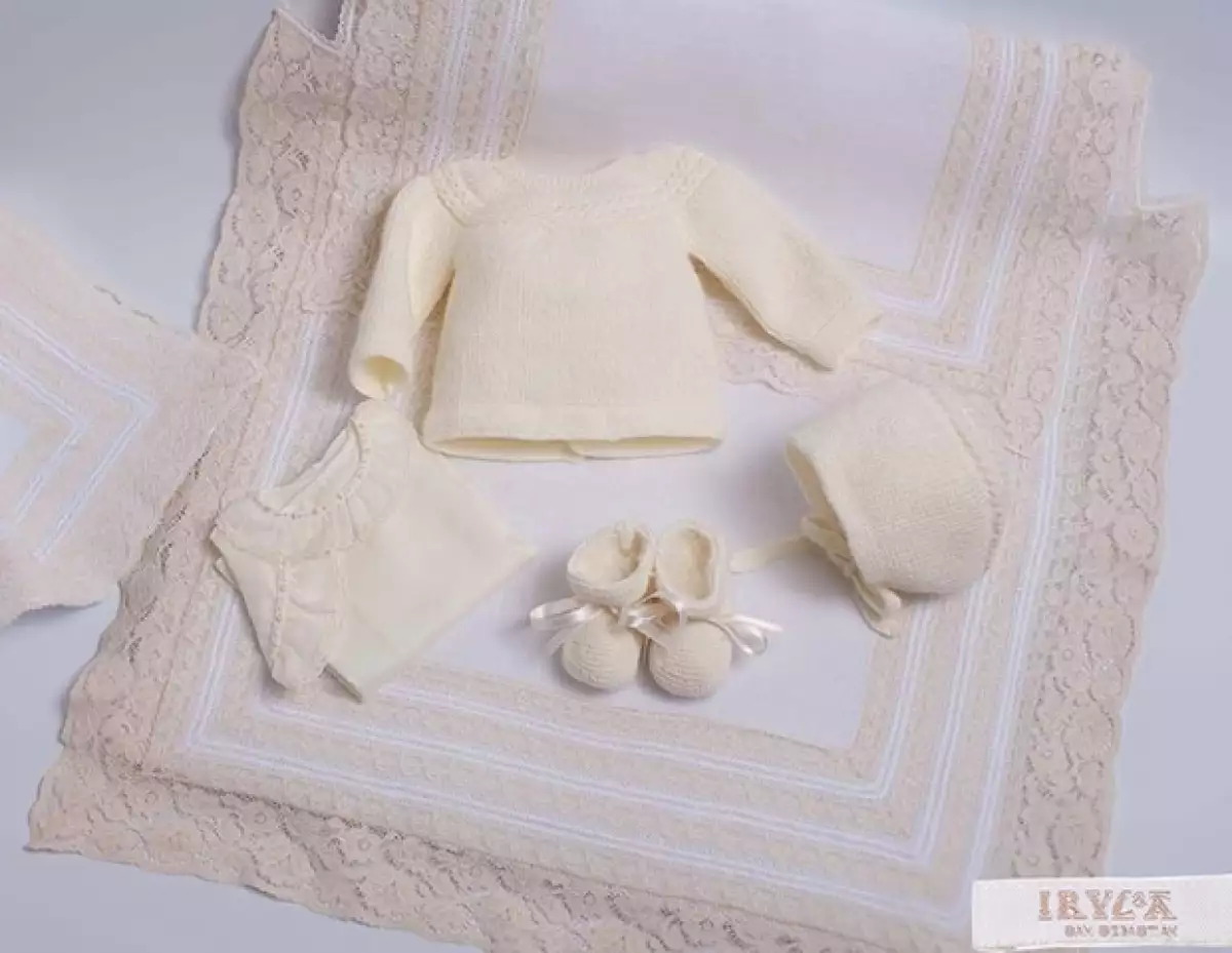 En esta foto de la marca Irulea, se puede apreciar el conjunto completo de la princesa.