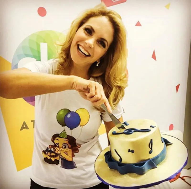 Lucero es la birthday girl de hoy y a través de sus redes sociales compartió sus múltiples festejos.