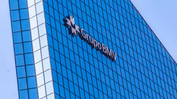 ¿Golpe al dólar? Peso mexicano y la BMV se encaminan a cerrar una semana de ganancias
