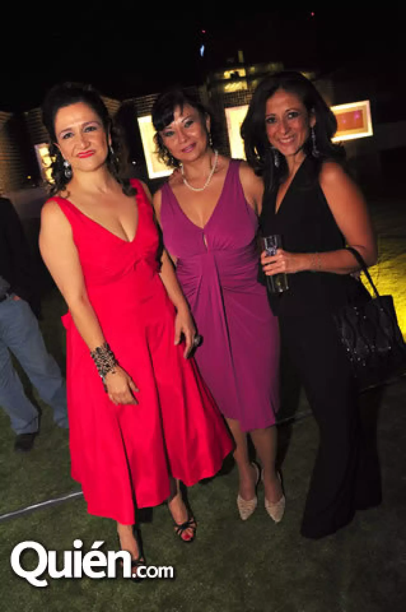 Mercedes Wiley,Griselda Matsui,Mago Robles.