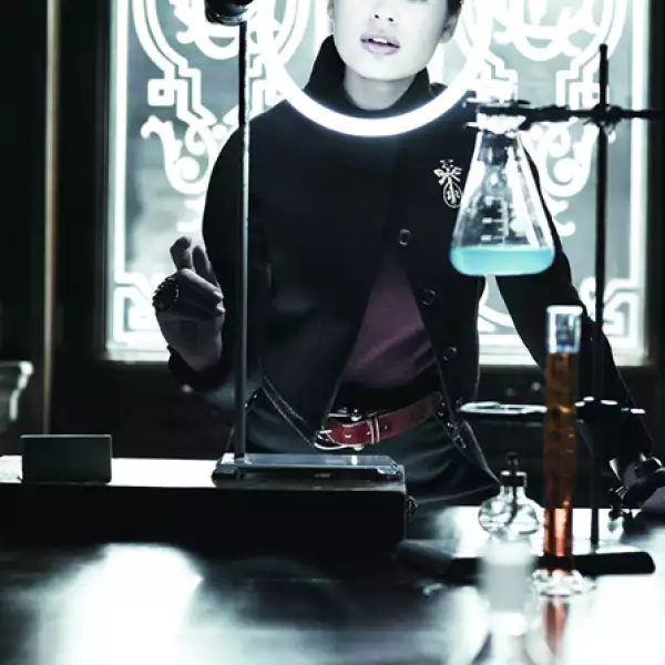 Enrique Covarrubias para Elle.