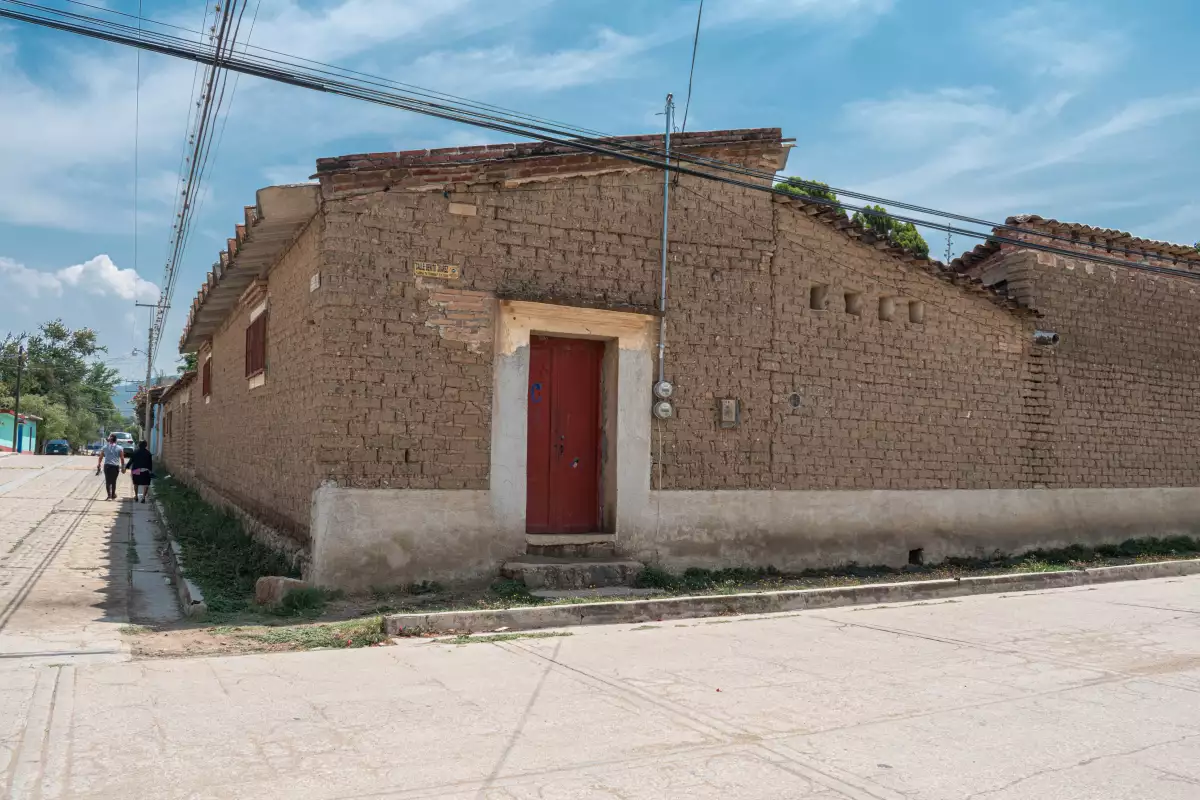 El sur de México cuesta más en vivienda, pero no por el precio: estados con más rezago en hogares