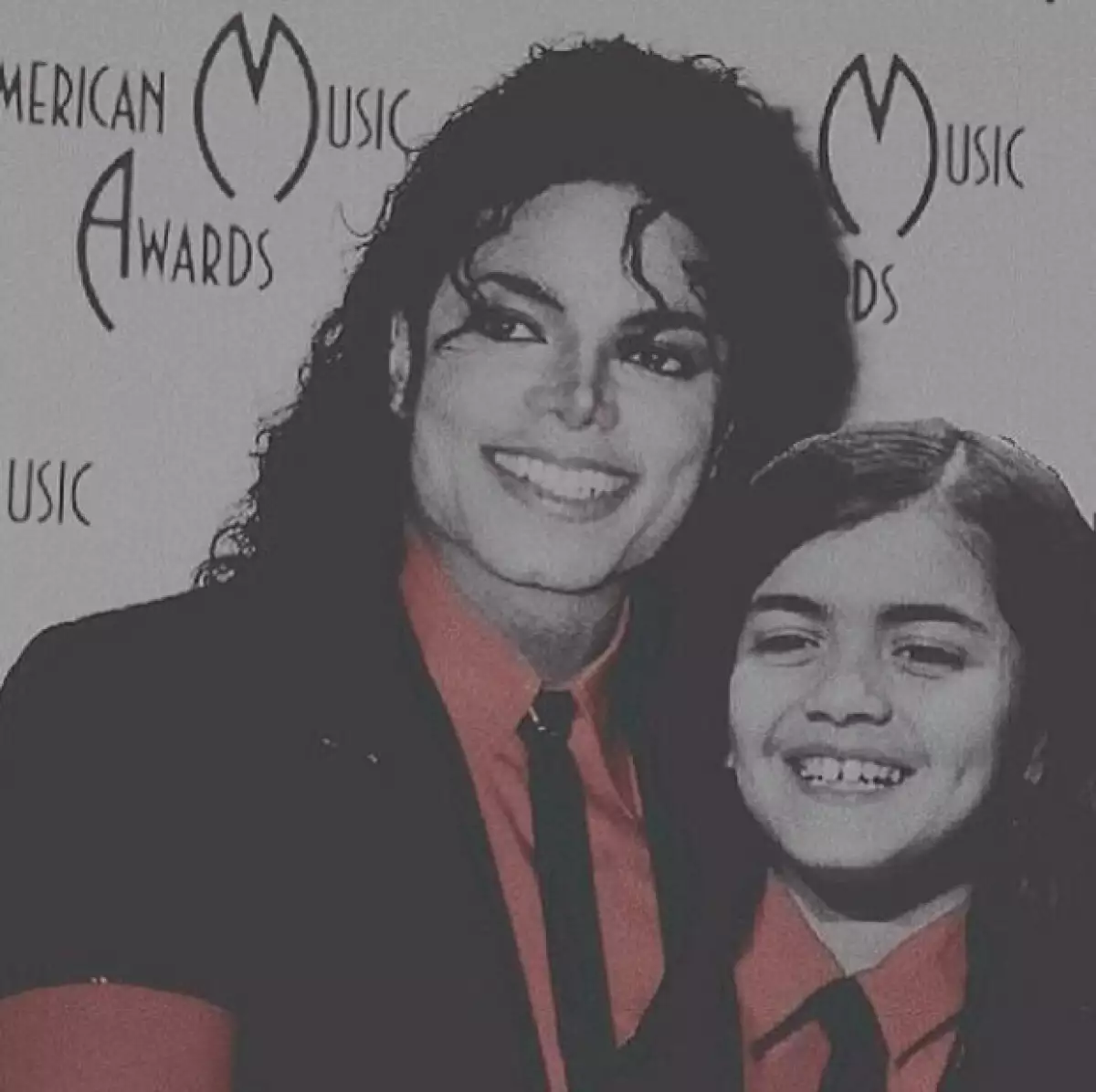 El parecido de Blanket con Michael, es cada vez más evidente, sin mencionar su lado humanitario.