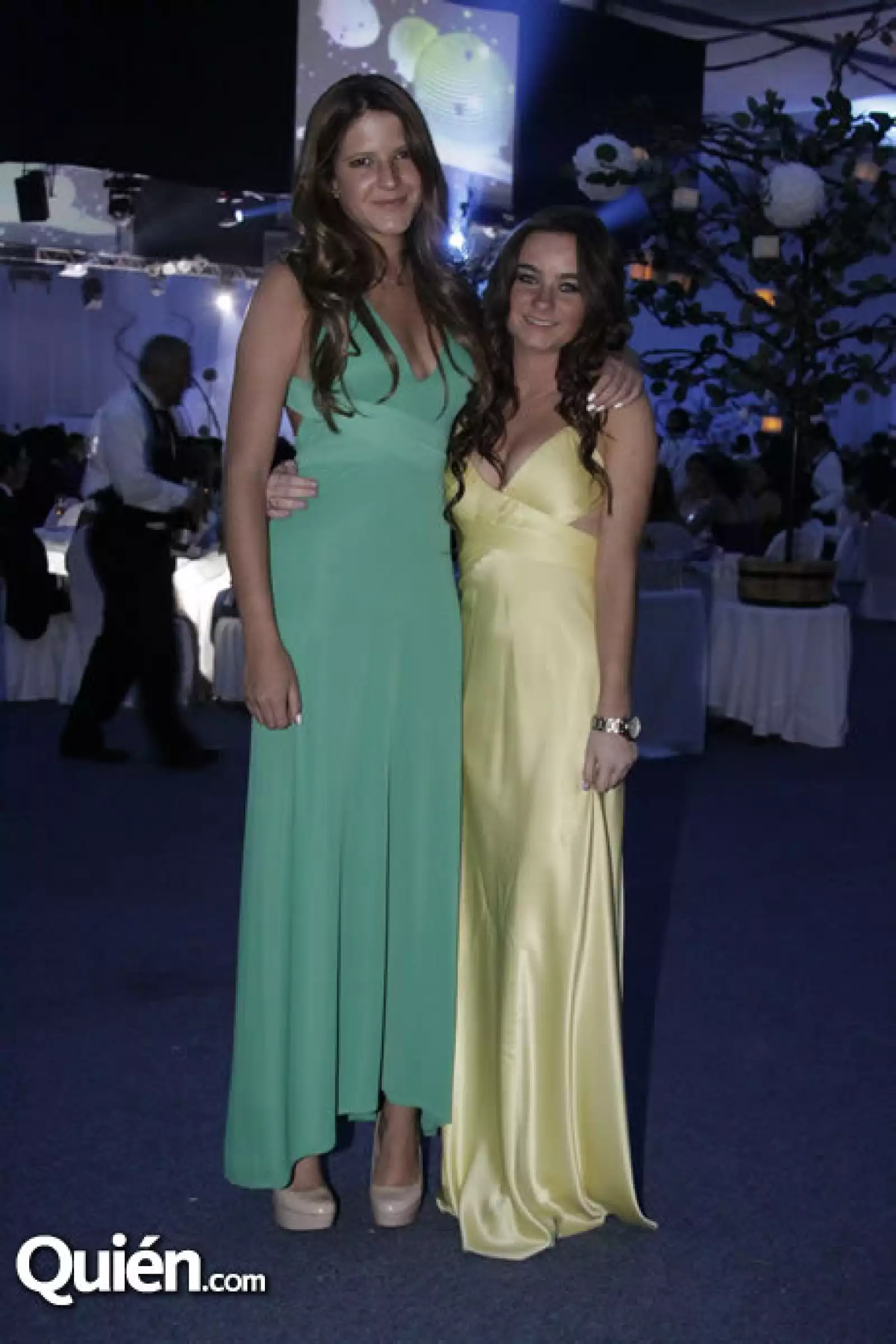 Paola Álvarez,Alejandra Madrazo
