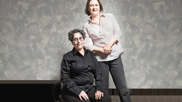 Cocina al Natural, el canal de Celia Marín y Sonia Ortiz reporta ingresos de 45,000 pesos por los videos que suben a YouTube. Entre sus clientes comerciales figuran La Costeña y Comercial Mexicana. Cuentan con 87,000 suscriptores y alrededor de 330,000
