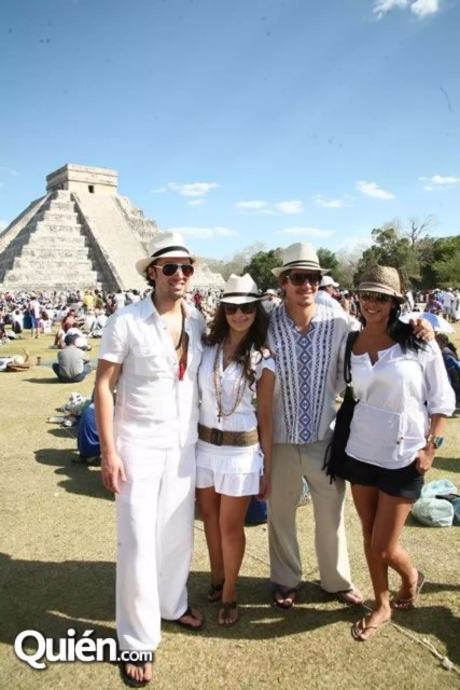 Carlos Girón,Olga Hernández,Bobby Domínguez,María del Valle