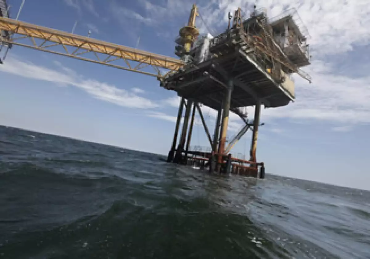Entre los contratos se contemplan unos para aguas profundas, pero que será a mediados del año cuando se decidirá qué áreas se licitarán de estos convenios, que son los de mayor interés para los inversionistas. (Foto: AP)