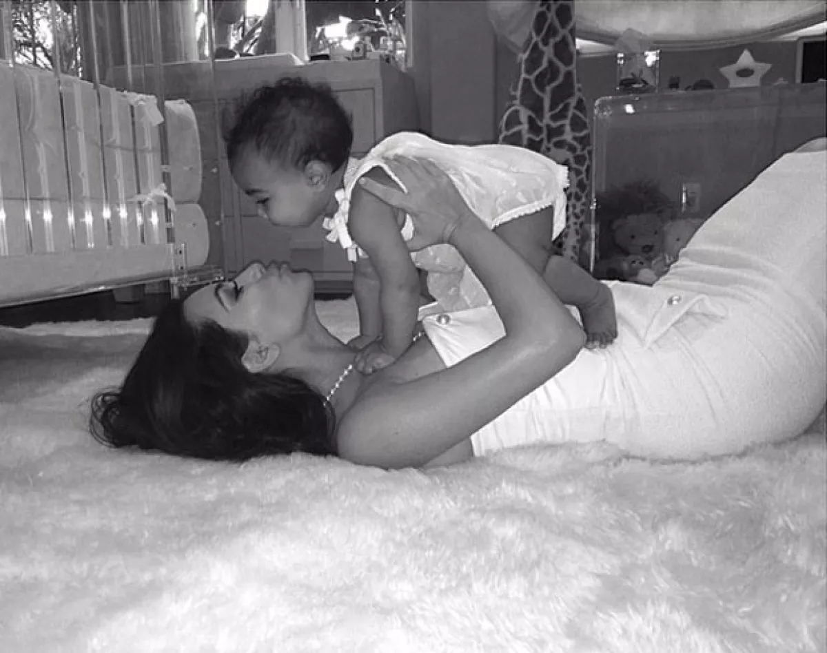 Kim compartió sus sentimientos tras ser mamá.