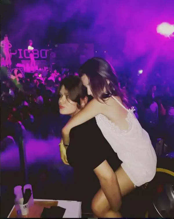 Camille aseguró que, como cualquier otro joven, le gusta divertirse.