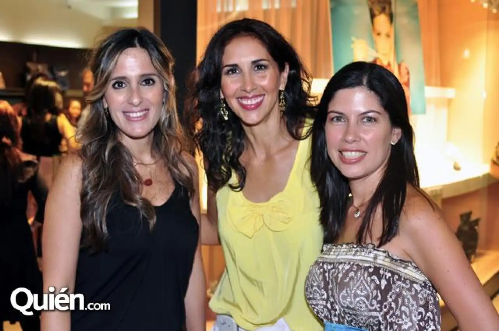 Jessica Balderrama,Laura Guajardo y Clarissa Rosas de Blanco