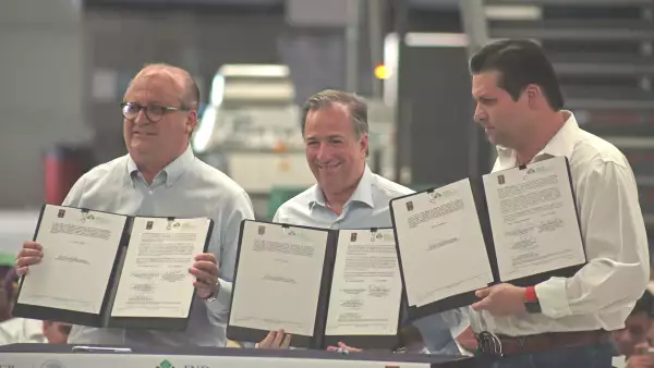 Mario Zamora Gastélum (der.)