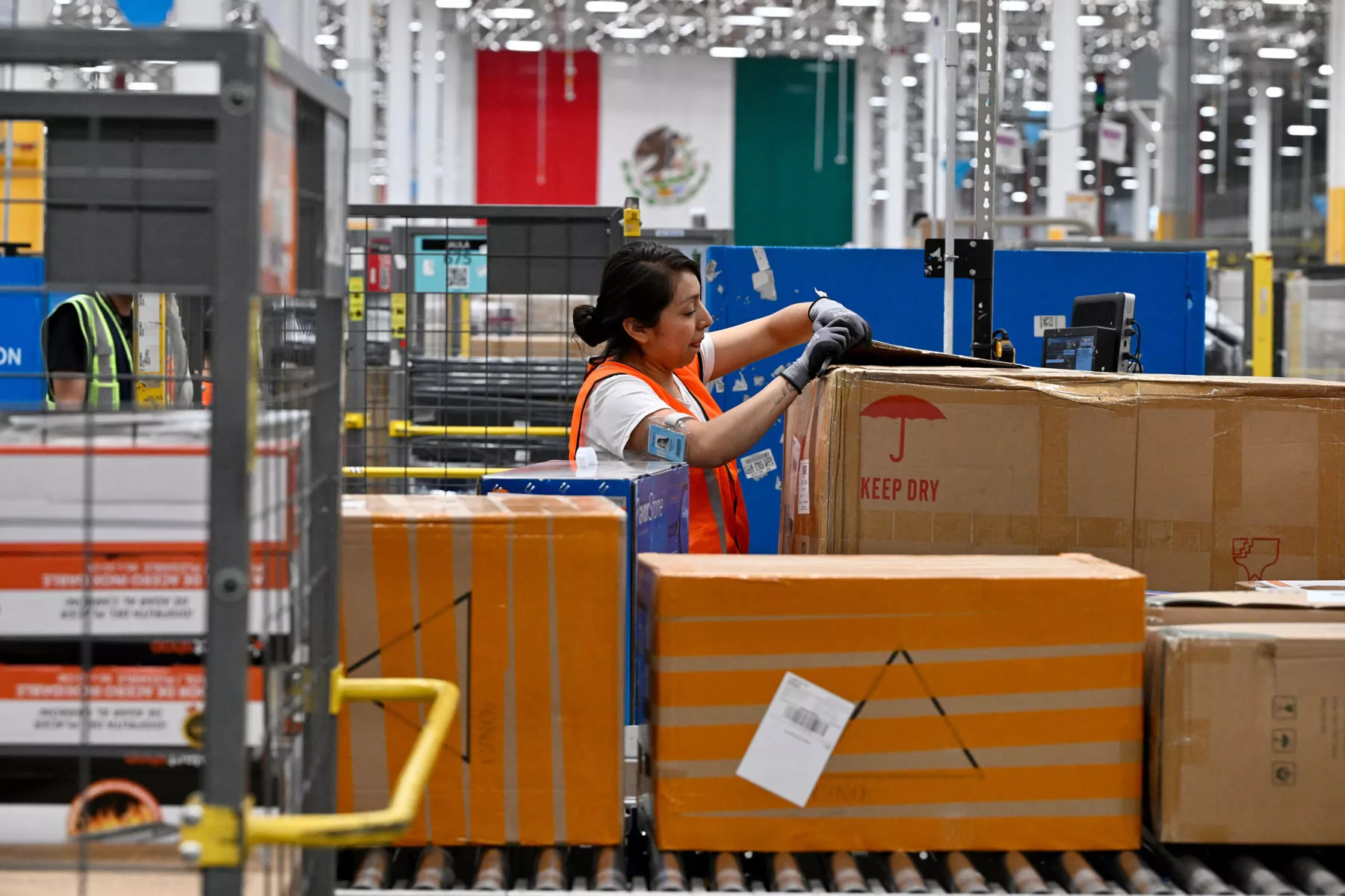 Amazon y Mercado Libre se blindan para el Hot Sale 2025 con IA, producto nacional y más empleos