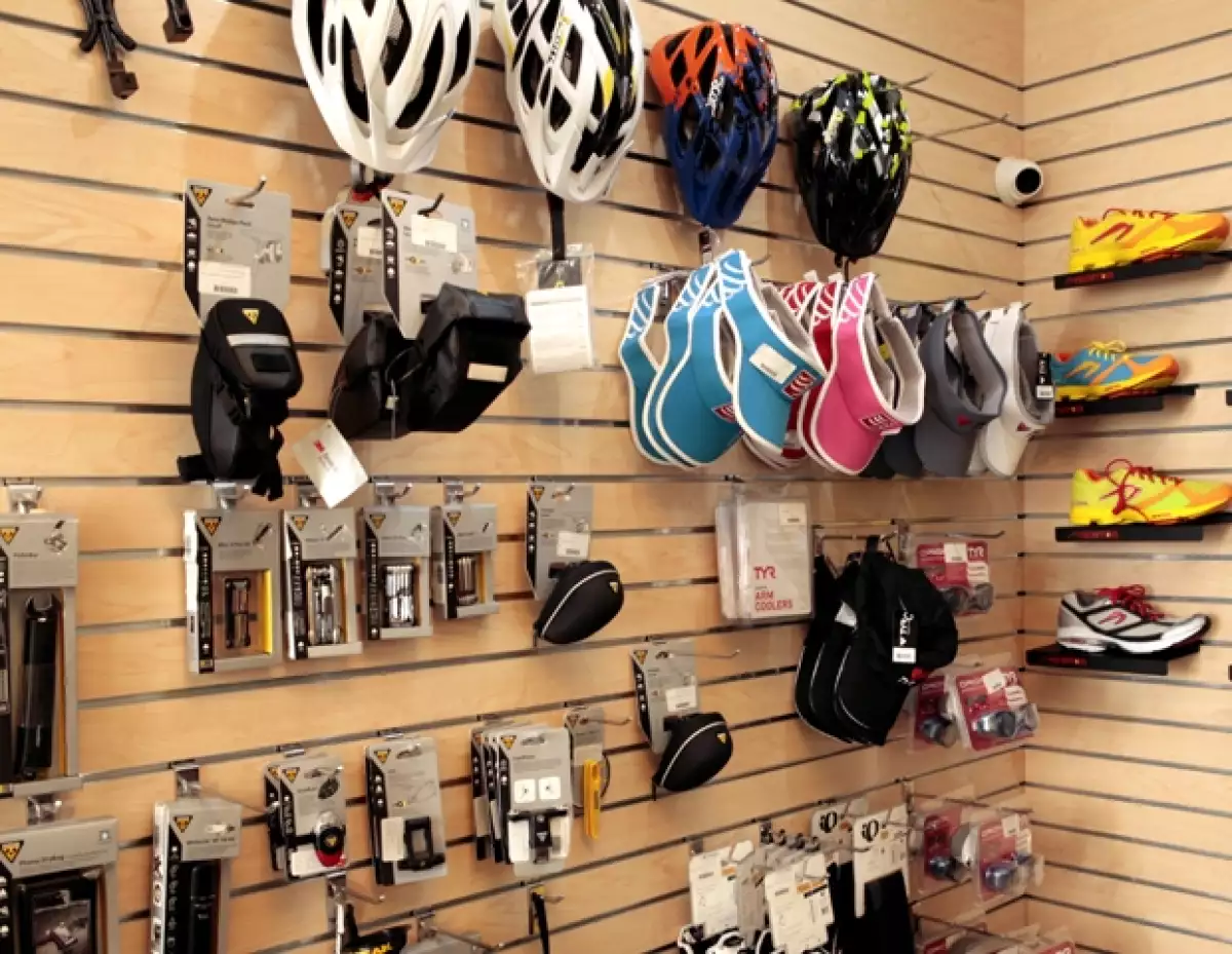 Guillermo Sesma y Regina Seemann motivados por su afición al ciclismo inauguraron una tienda especializada llamada Bikes DF, en el corazón de Polanco.