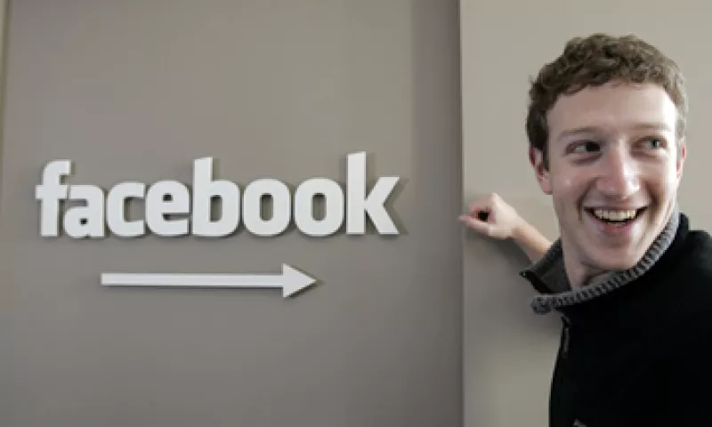 Usuarios de Fansnap en Facebook podrán responder: ¿qué vas a hacer esta noche, y quién más va a ir?, a la hora de hacer un plan. (Foto: AP)