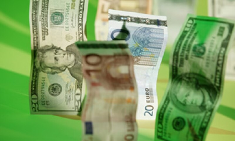 El dólar se vería devaluado por un nuevo estímulo monetario de la Fed. (Foto: ThinkStock)