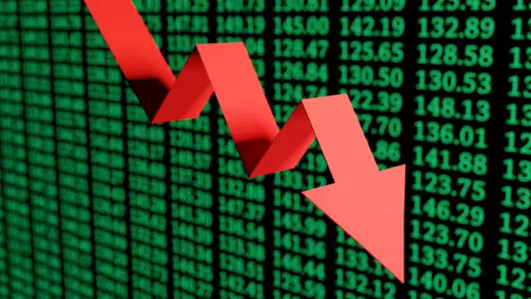 Los aranceles de Trump causan el desplome de bolsas mundiales y del dólar