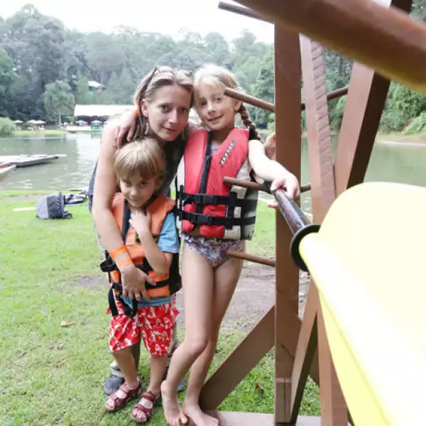 Sara Revilla,Santiago y Mila Domenech